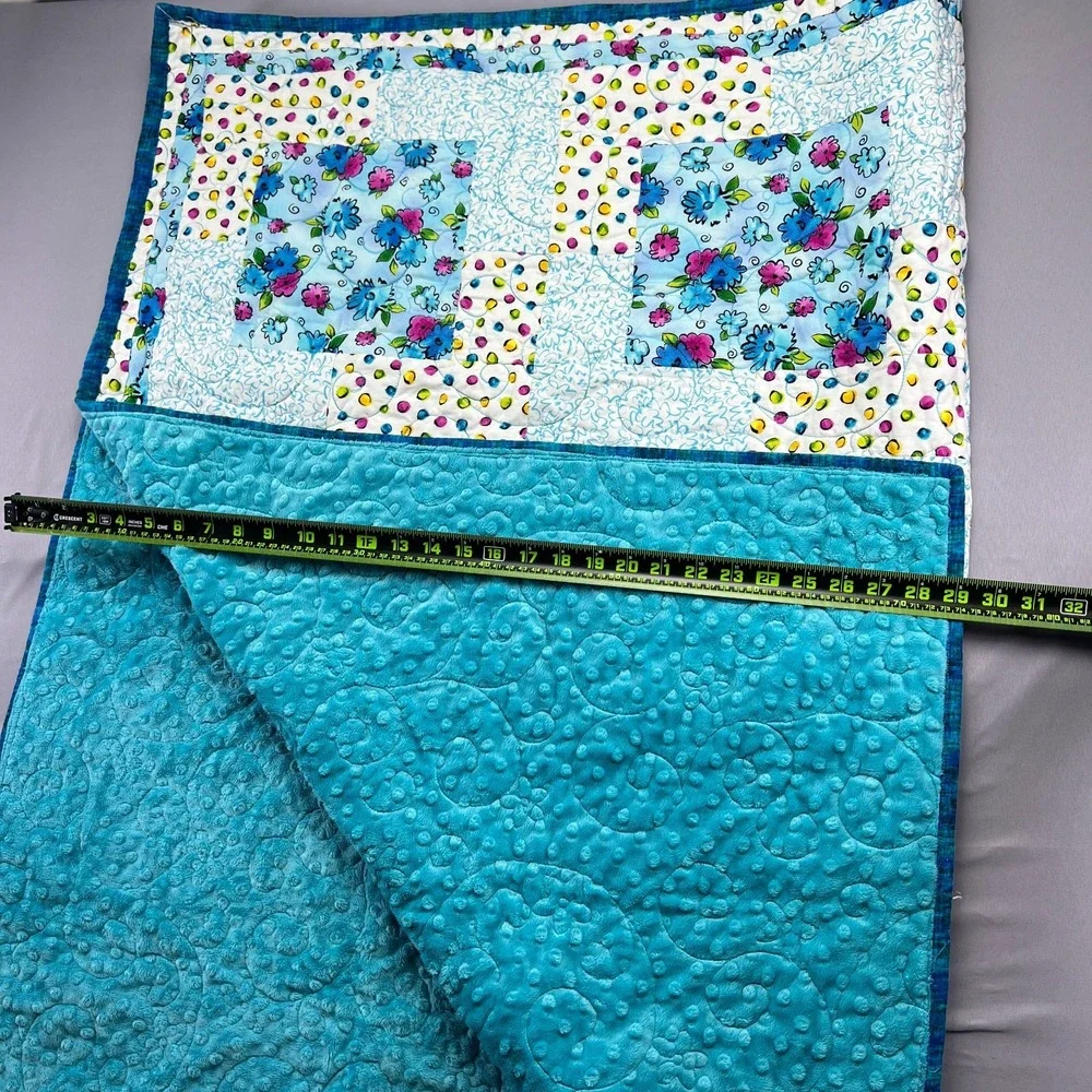 By Jill Poole The Flowers & Dots Quilt Blanket Multi Cuddle Backing (43